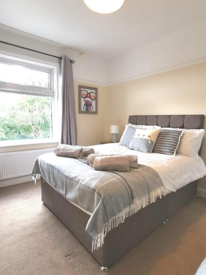 Off Road Parking, Garden, Tv In Every Room Swansea Exterior foto